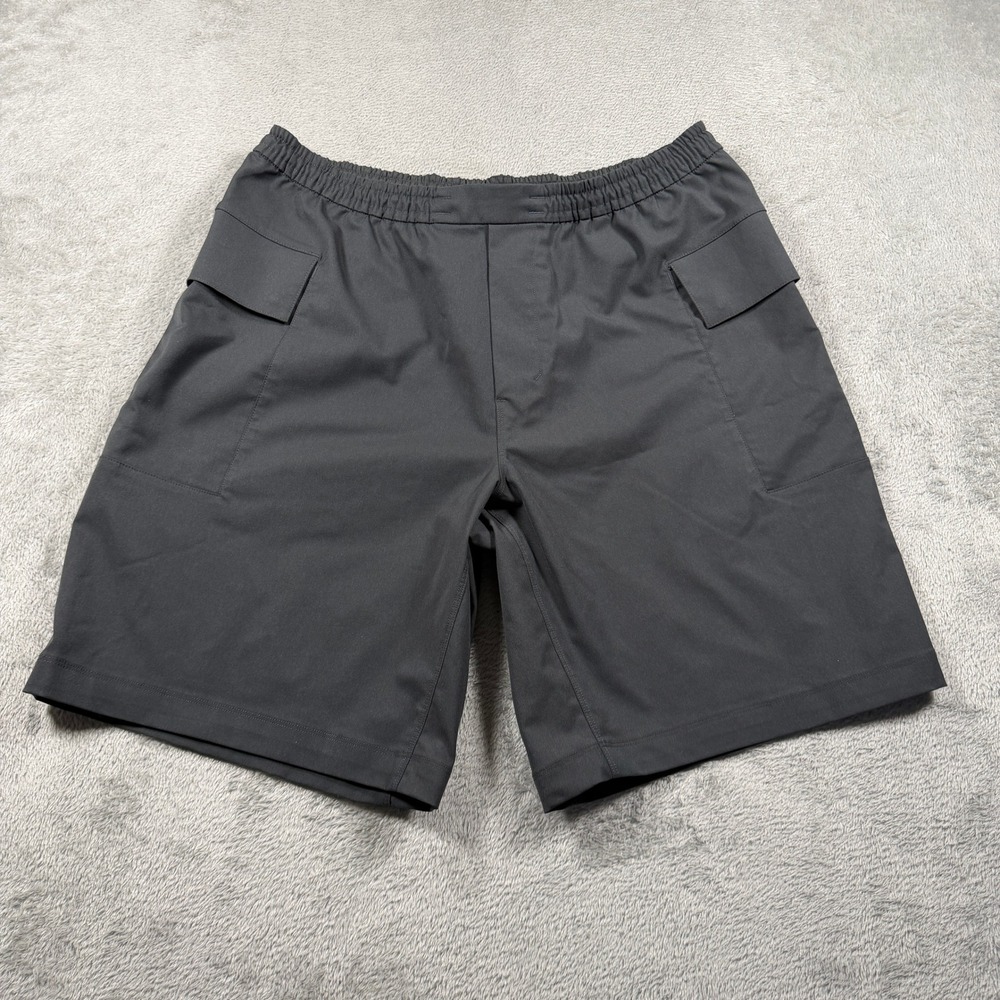 Lululemon Utilitarian Cargo Shorts Mens Large Gray Elastic Waist 9" Inseam
